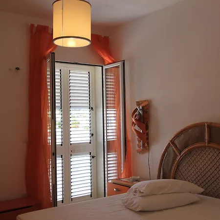 Feriehus Waterfront Salenthouse Torre Suda