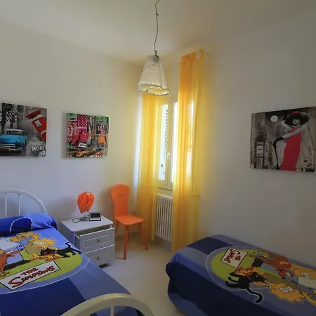 Waterfront Salenthouse